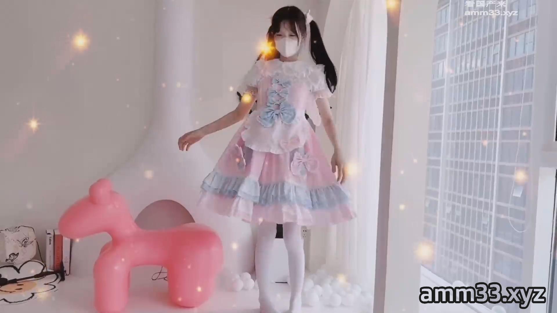 【Fenlove粉色情人】与可爱女学生的假期性爱记录